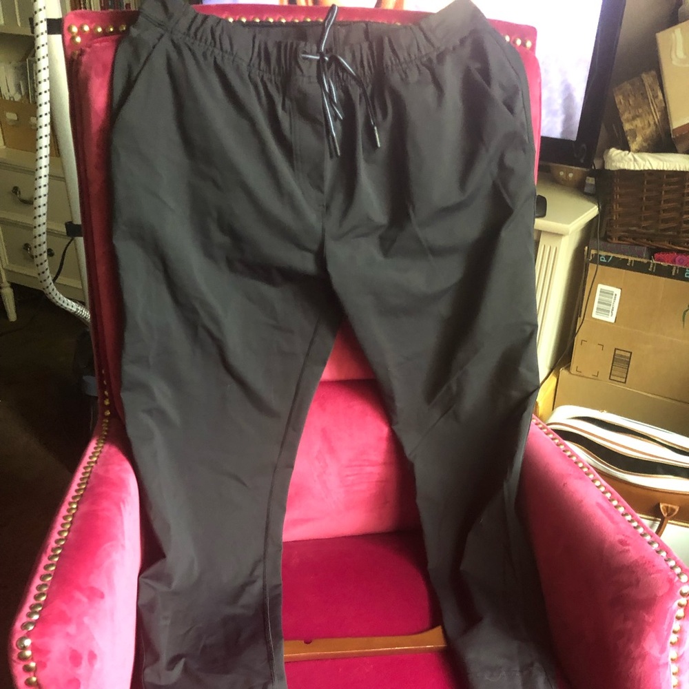 Lululemon on the fly pant